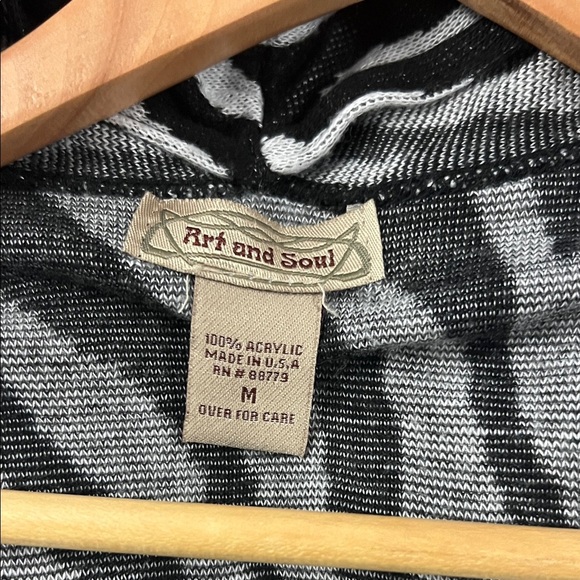 Art And Soul Black and White Zebra Pattern Vest - Picture 5 of 5